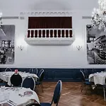 Hotell Grand De 3*