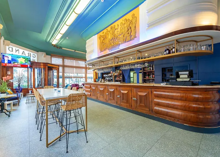 Grand De 酒店 瓦朗西纳