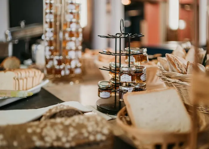 Grand De 瓦朗西纳